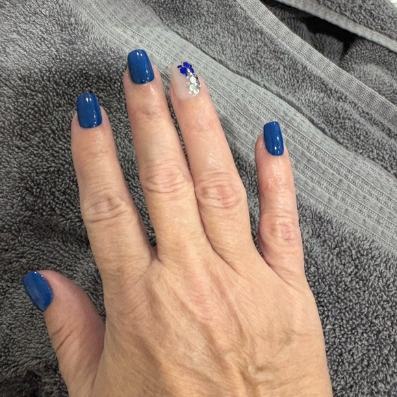 Curvlife Blue Gel Press-On Nails - Picture 5 of 9